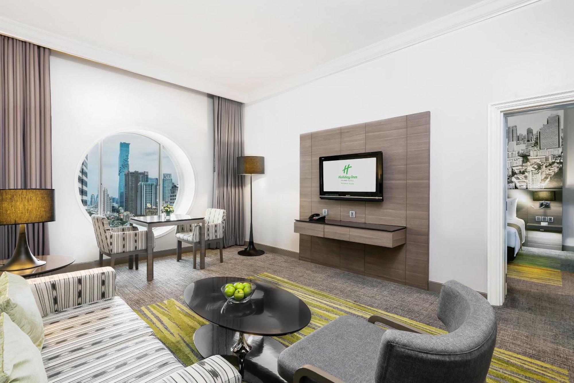 One-Bedroom King Suite with City View
